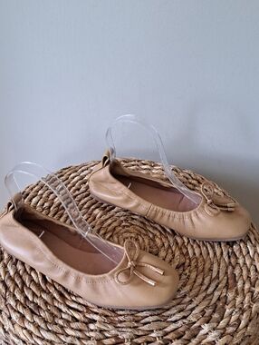 NWOT J. JILL Womens Preppy/Casual Tan Leather Ballet Bow Flats Elastic Trim 8